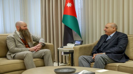 القاضي يلتقي السفير الأمريكي